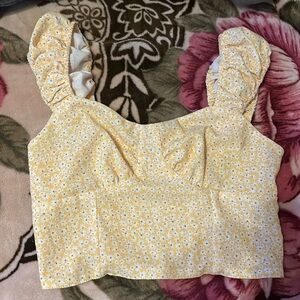 Summery yellow flower top